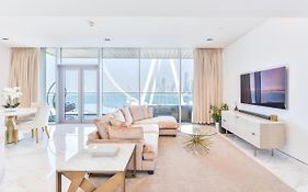 Luxury 2 Bedroom Beachfront Apt W Stunning Sea View