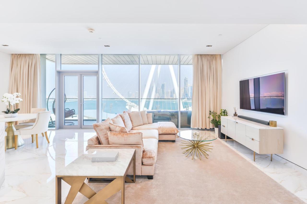 Luxury 2 Bedroom Beachfront Apt W Stunning Sea View Дубай Экстерьер фото