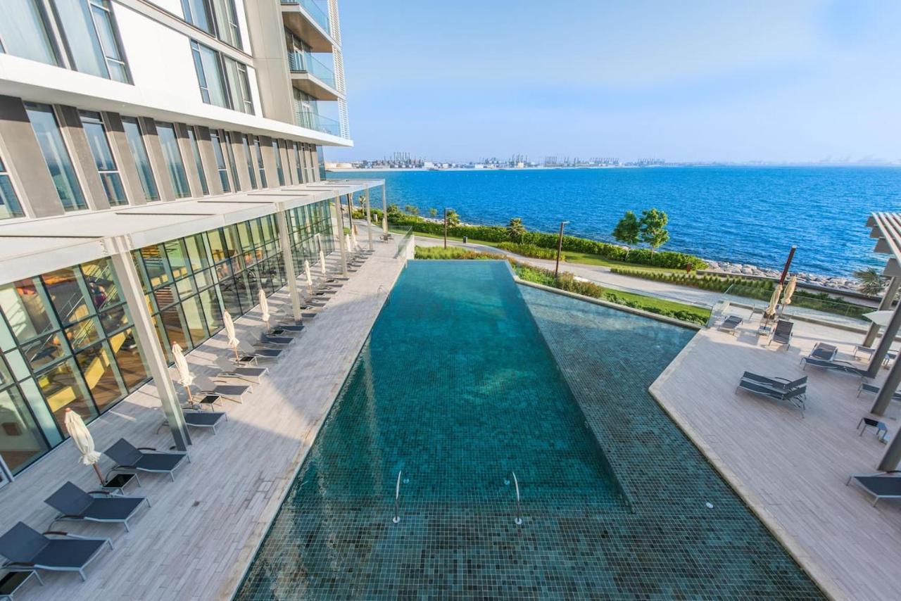 Luxury 2 Bedroom Beachfront Apt W Stunning Sea View Дубай Экстерьер фото